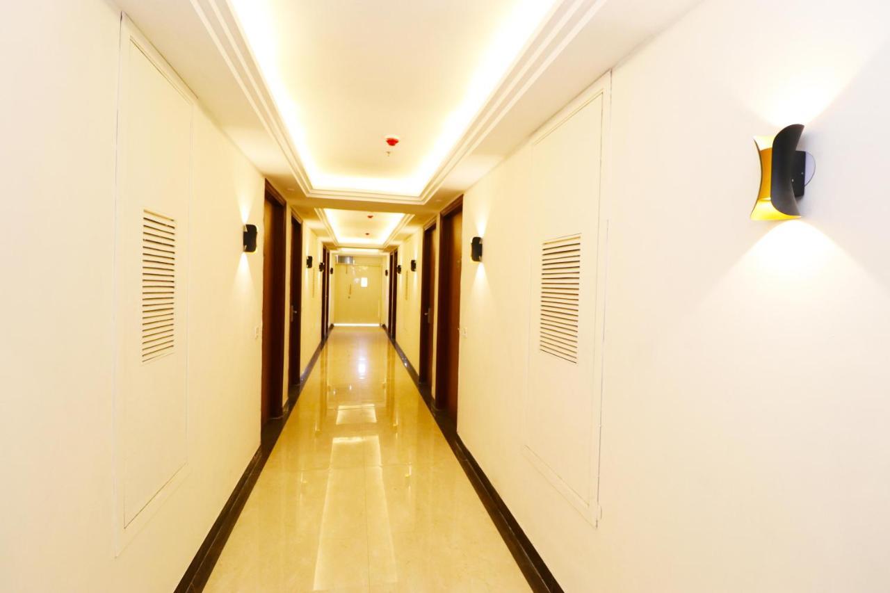 Hotel Leo Saffron - Pitampura 델리 외부 사진
