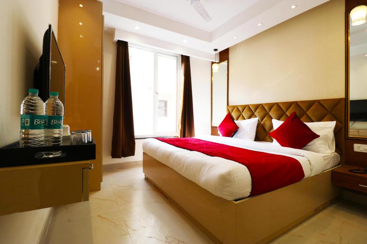 Hotel Leo Saffron - Pitampura 델리 외부 사진