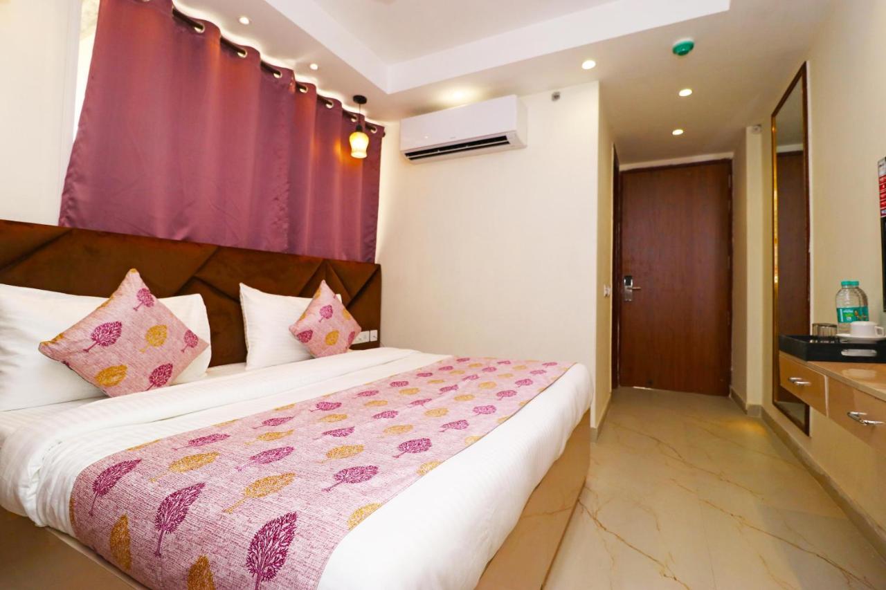 Hotel Leo Saffron - Pitampura 델리 외부 사진