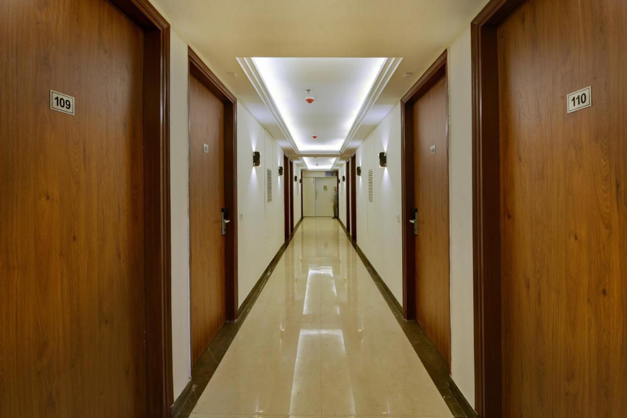 Hotel Leo Saffron - Pitampura 델리 외부 사진