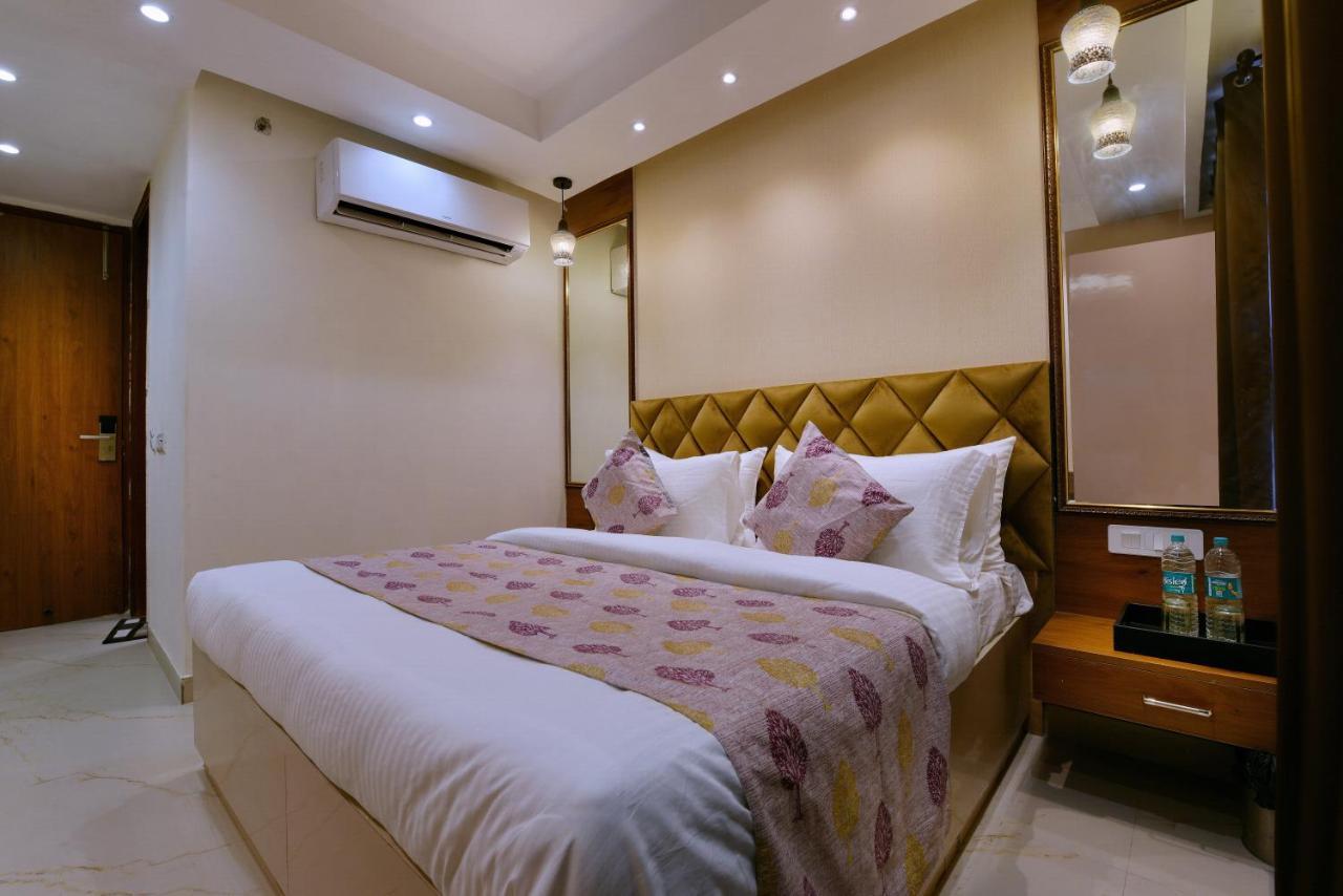 Hotel Leo Saffron - Pitampura 델리 외부 사진