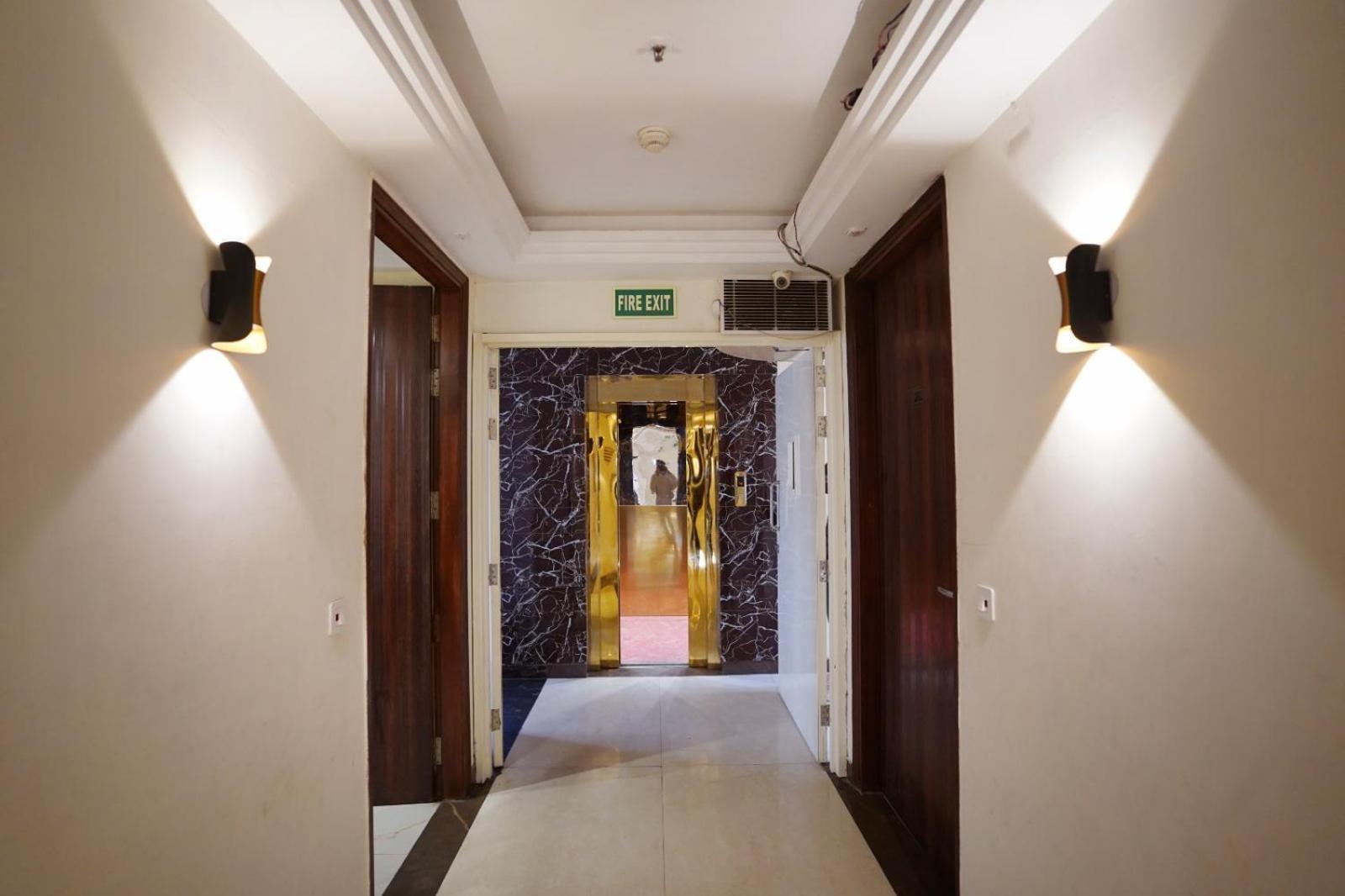 Hotel Leo Saffron - Pitampura 델리 외부 사진