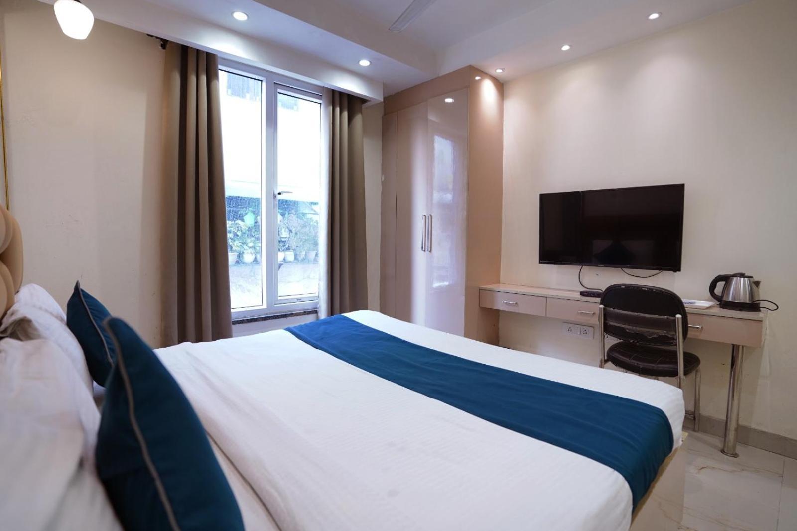 Hotel Leo Saffron - Pitampura 델리 외부 사진