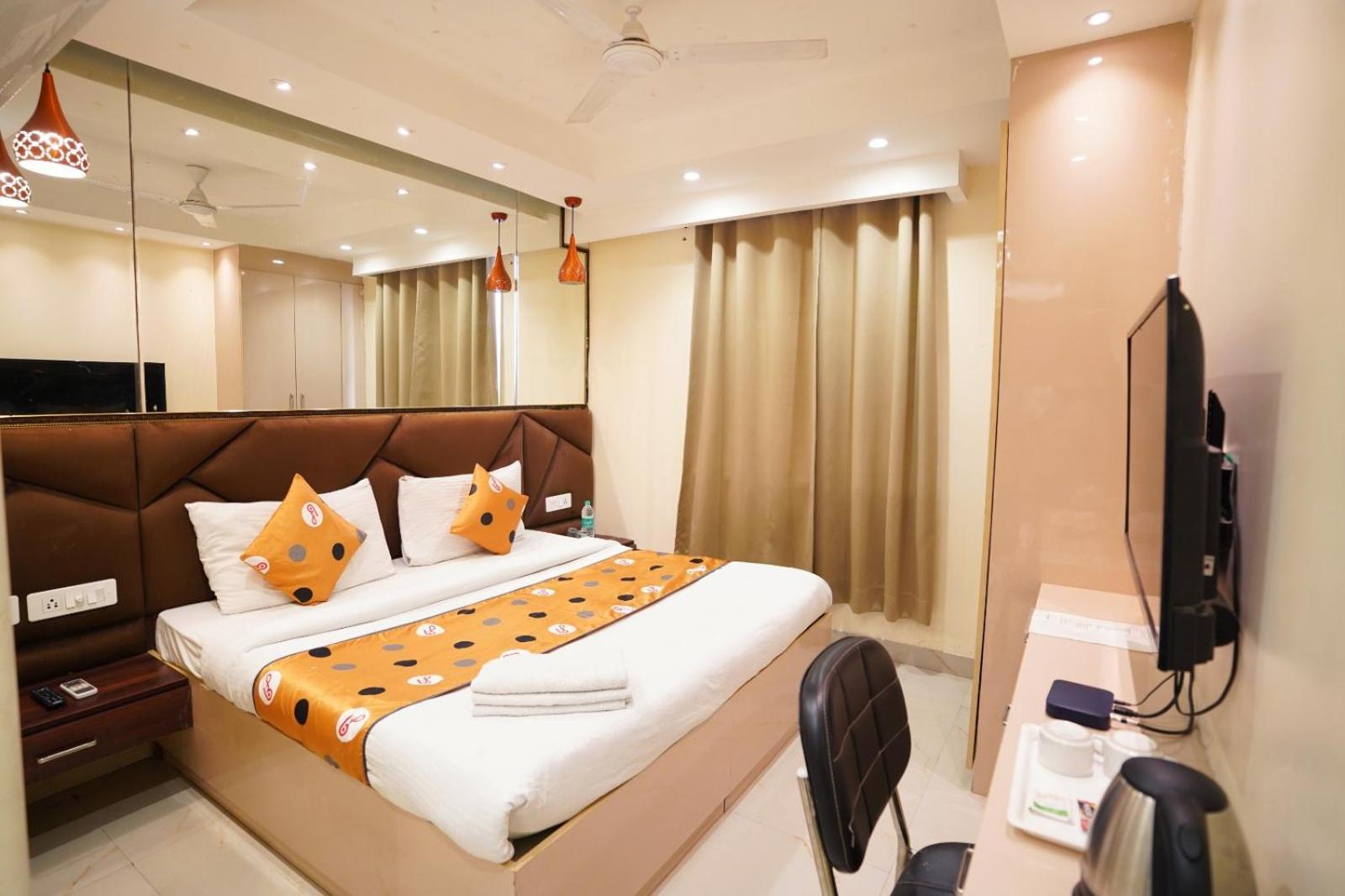 Hotel Leo Saffron - Pitampura 델리 외부 사진