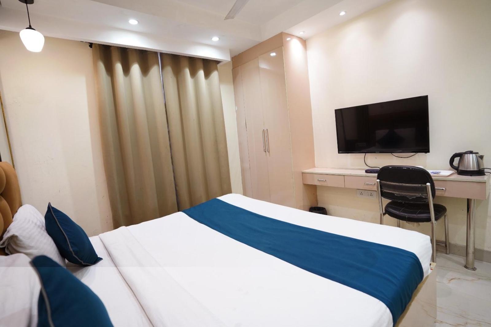 Hotel Leo Saffron - Pitampura 델리 외부 사진