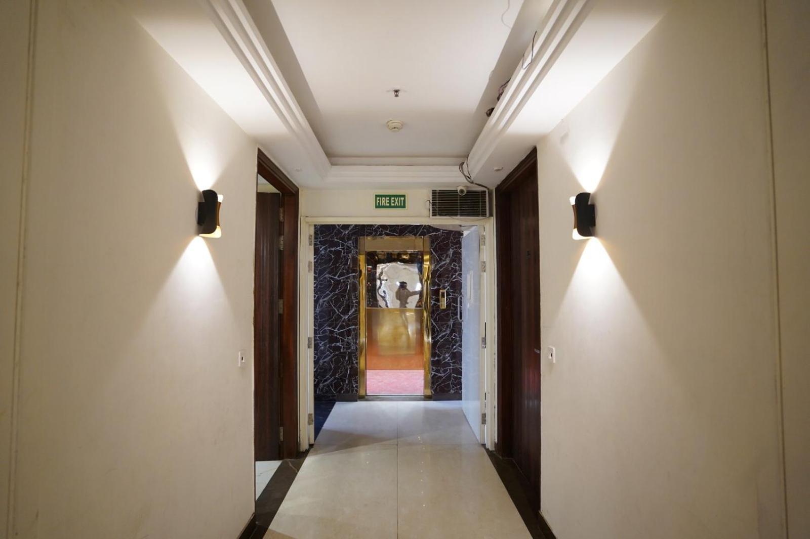 Hotel Leo Saffron - Pitampura 델리 외부 사진