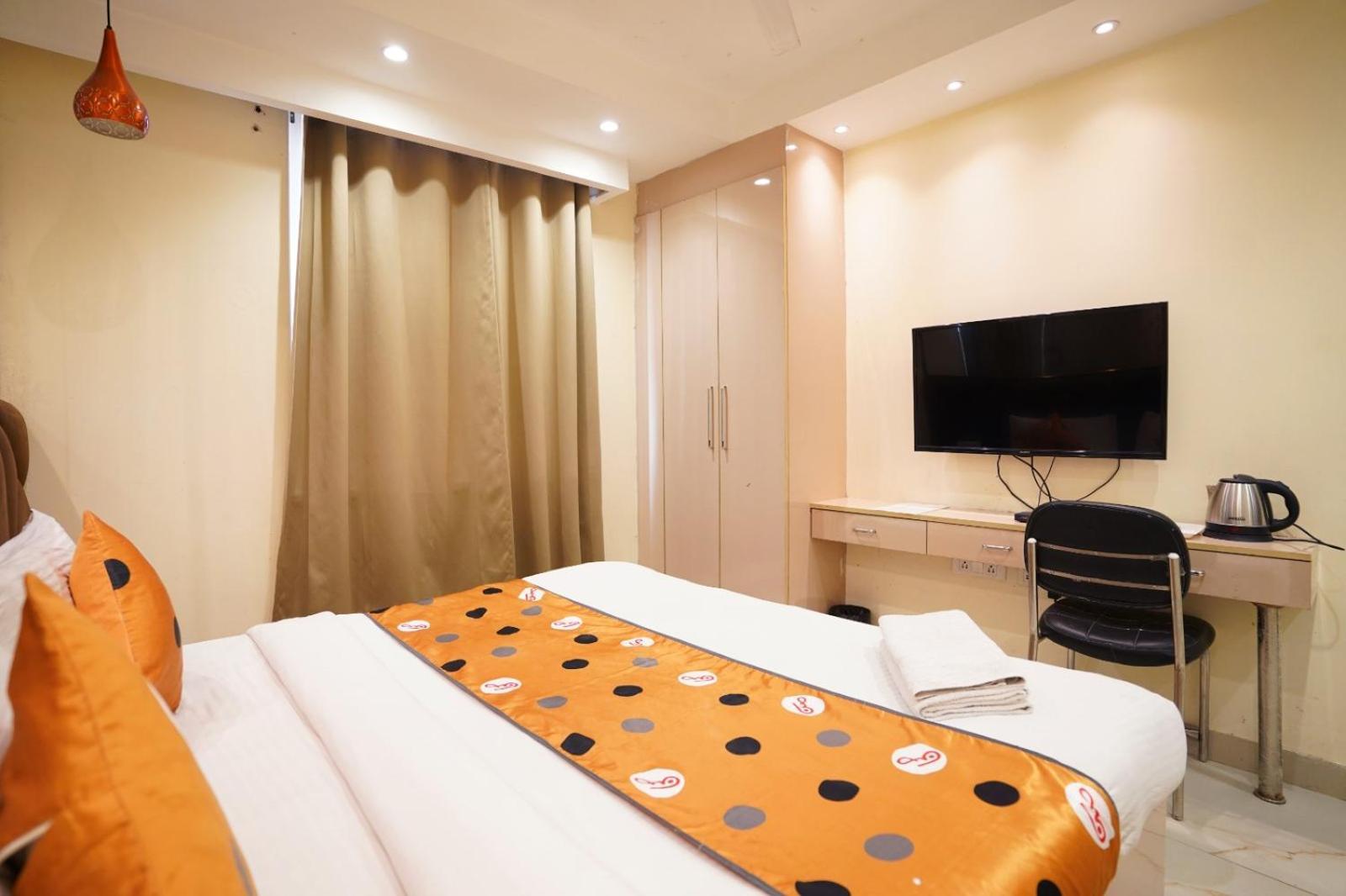 Hotel Leo Saffron - Pitampura 델리 외부 사진