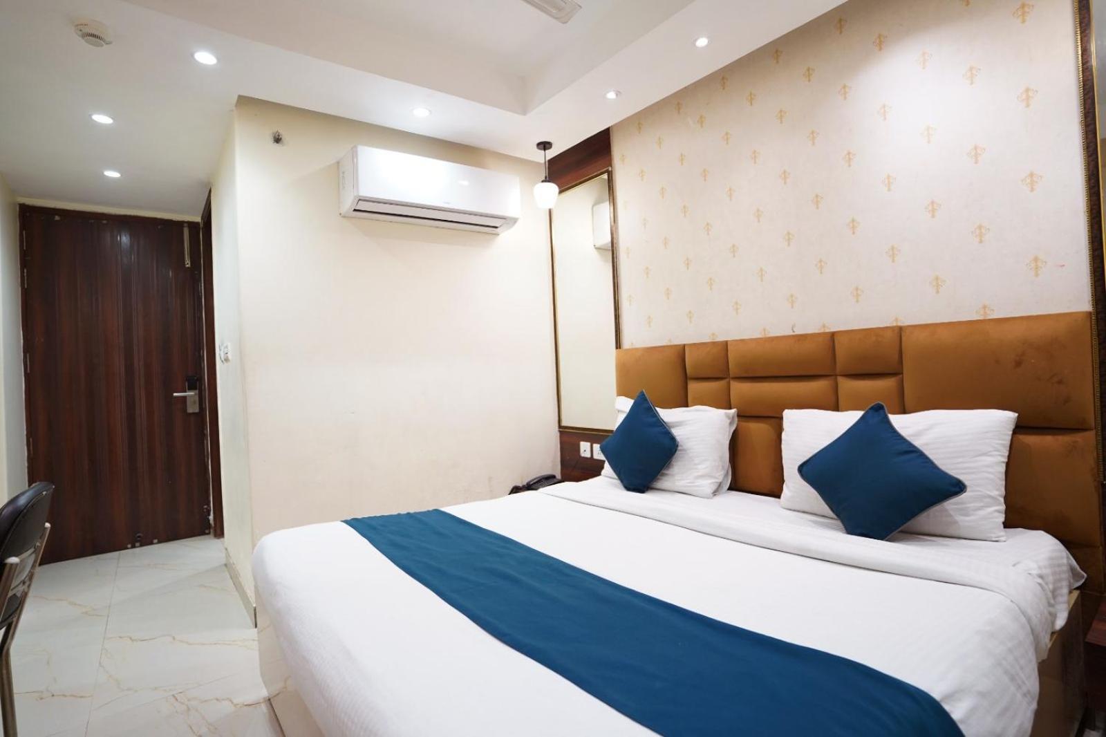 Hotel Leo Saffron - Pitampura 델리 외부 사진