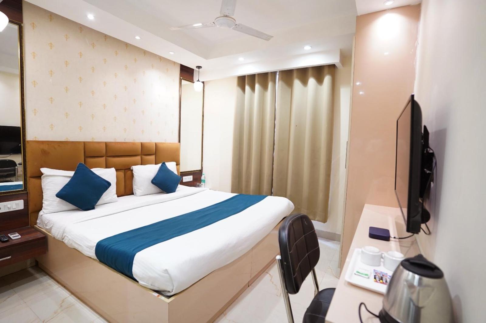 Hotel Leo Saffron - Pitampura 델리 외부 사진