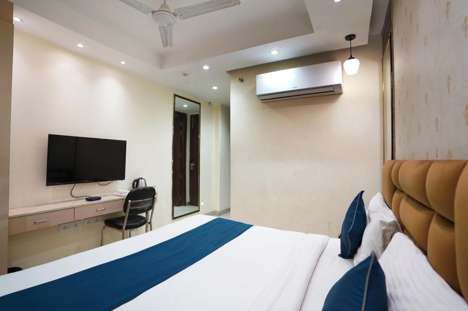Hotel Leo Saffron - Pitampura 델리 외부 사진